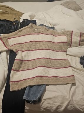6 Pair American Eagle Jeggings, Sz 6 Regular, 1 A.E. Sweater, 1 Tshirt Hoodie